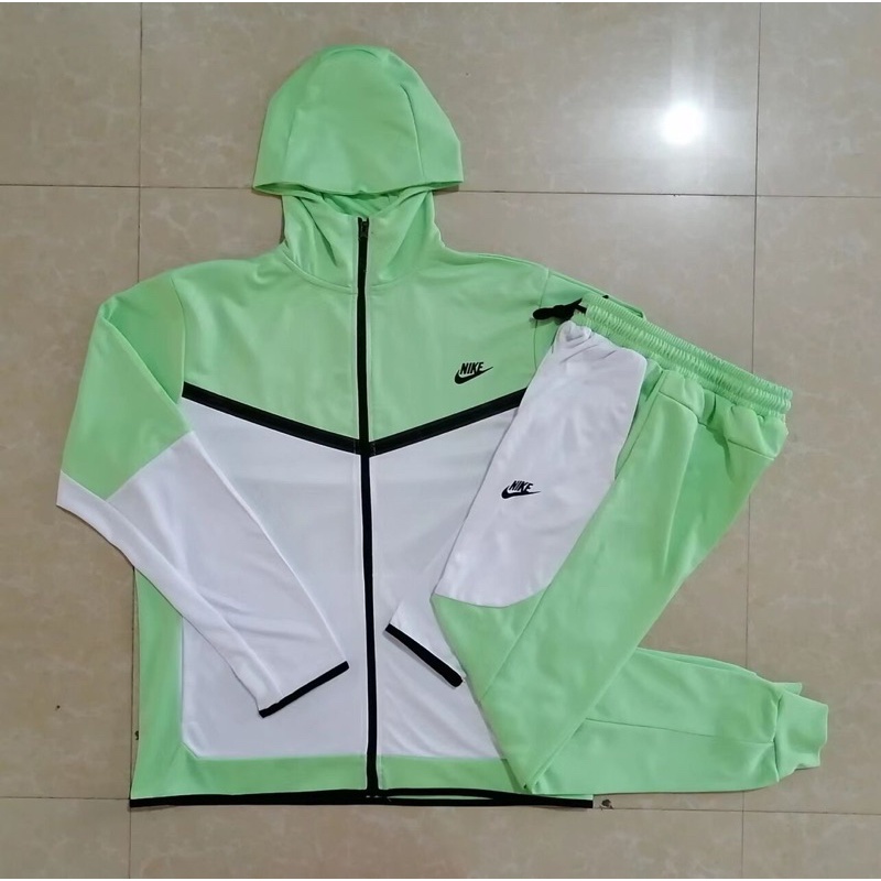 Conjunto Tech Fleece Nike