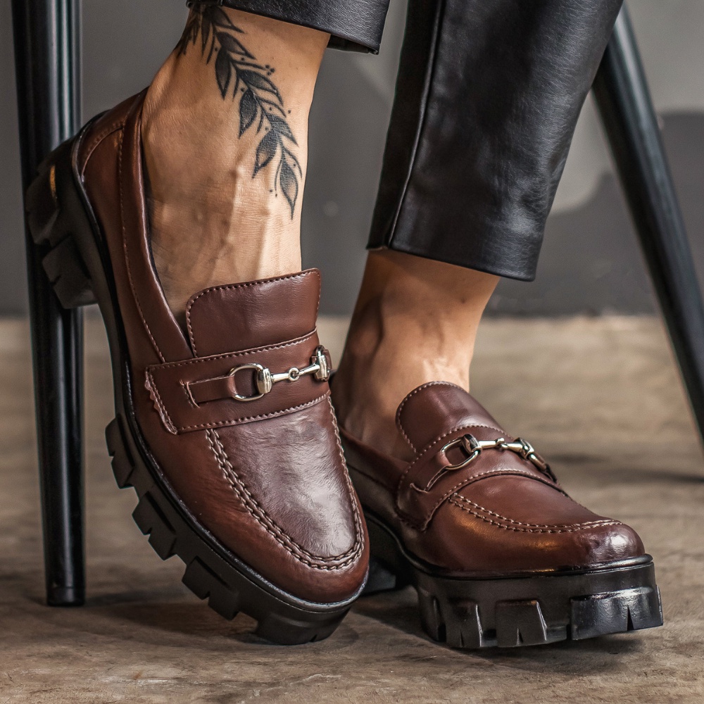 Sapato Mocassim Feminino de Couro Tratorado Com Solado Alto Sapato Plataforma