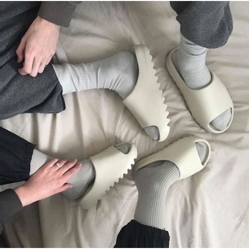 Chinelo Slide ADDS Yeezy Confort Size | Shopee Brasil