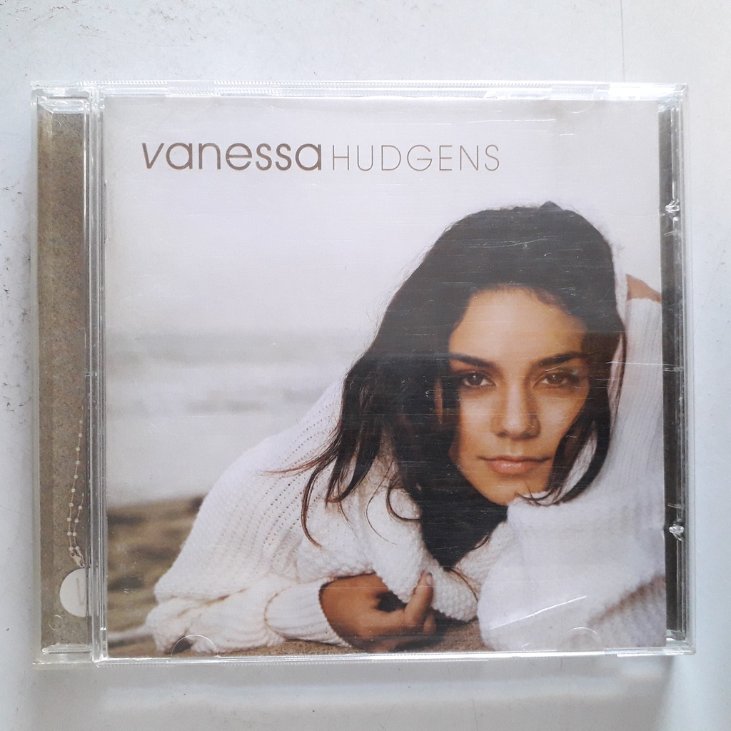 CD Vanessa Hudgens - V | Shopee Brasil