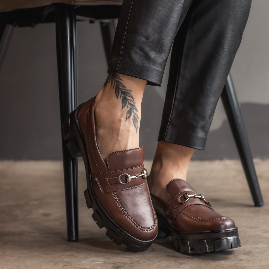 Sapato Oxford Feminino Marrom Mocassim Tratorado Plataforma Confortável Moda Blogueira