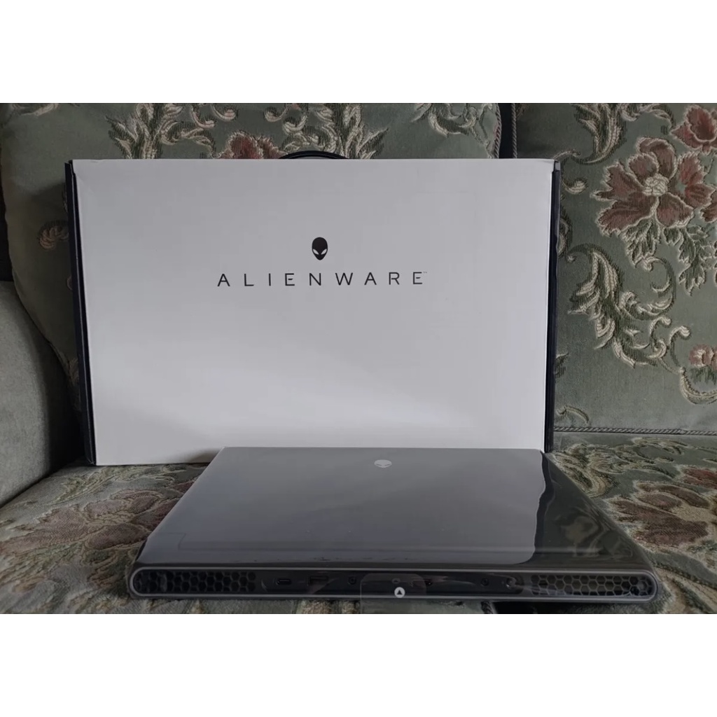 Dell Alienware M15 intel Core i7 1TB SSD 32GB RAM
