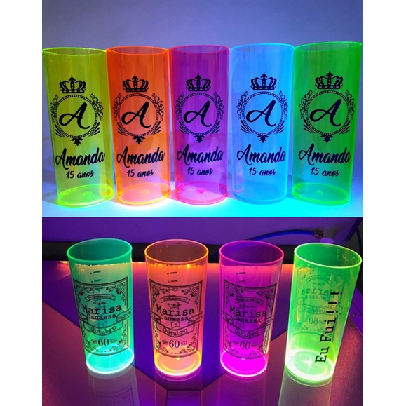 Kit de 70 copos NEON já personalizado em uma cor de gravação e a mesma arte para todos os copos. em Oferta na Shopee
