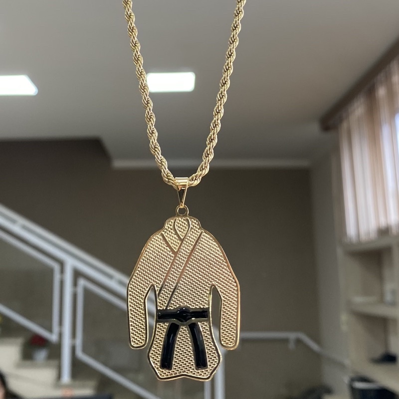 Corrente cordão baiano com pingente faixa preta dourado