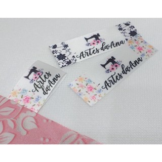 50 ou 100 ETIQUETAS 1,5cm X 5cm/6cm PERSONALIZADAS DE CETIM em Oferta na Shopee