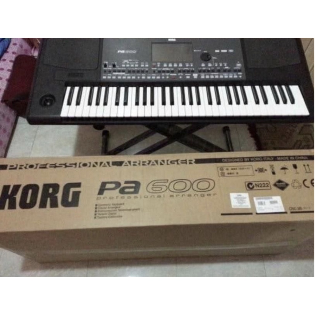 Teclado arranjador profissional Korg Pa600