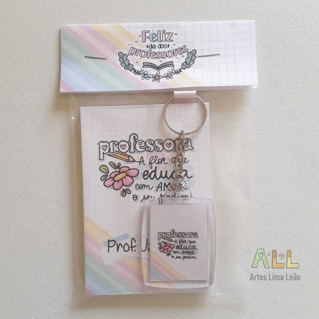 Combo 10 Bloquinhos + 10 Chaveiros Personalizados Qualquer Tema _ Kit Lembrancinhas (Dia dos Professores, Aniversário, Batizado, Maternidade, Chá de Bebê, Chá de Casa Nova, Casamento, etc.)