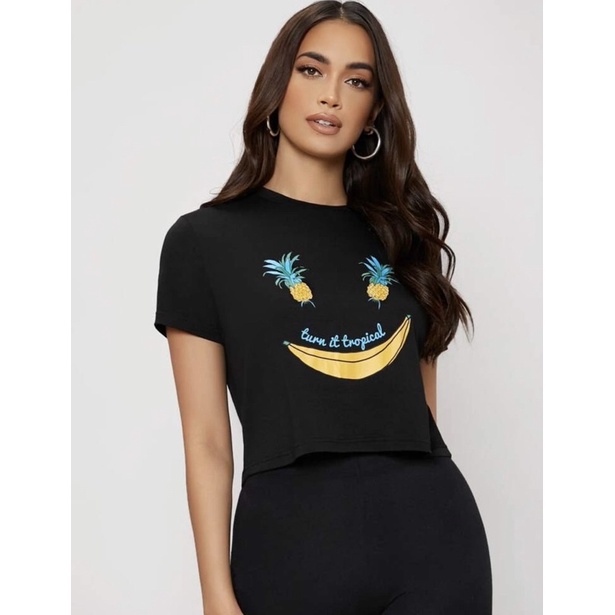Camiseta feminina preta estampa banana abacaxi
