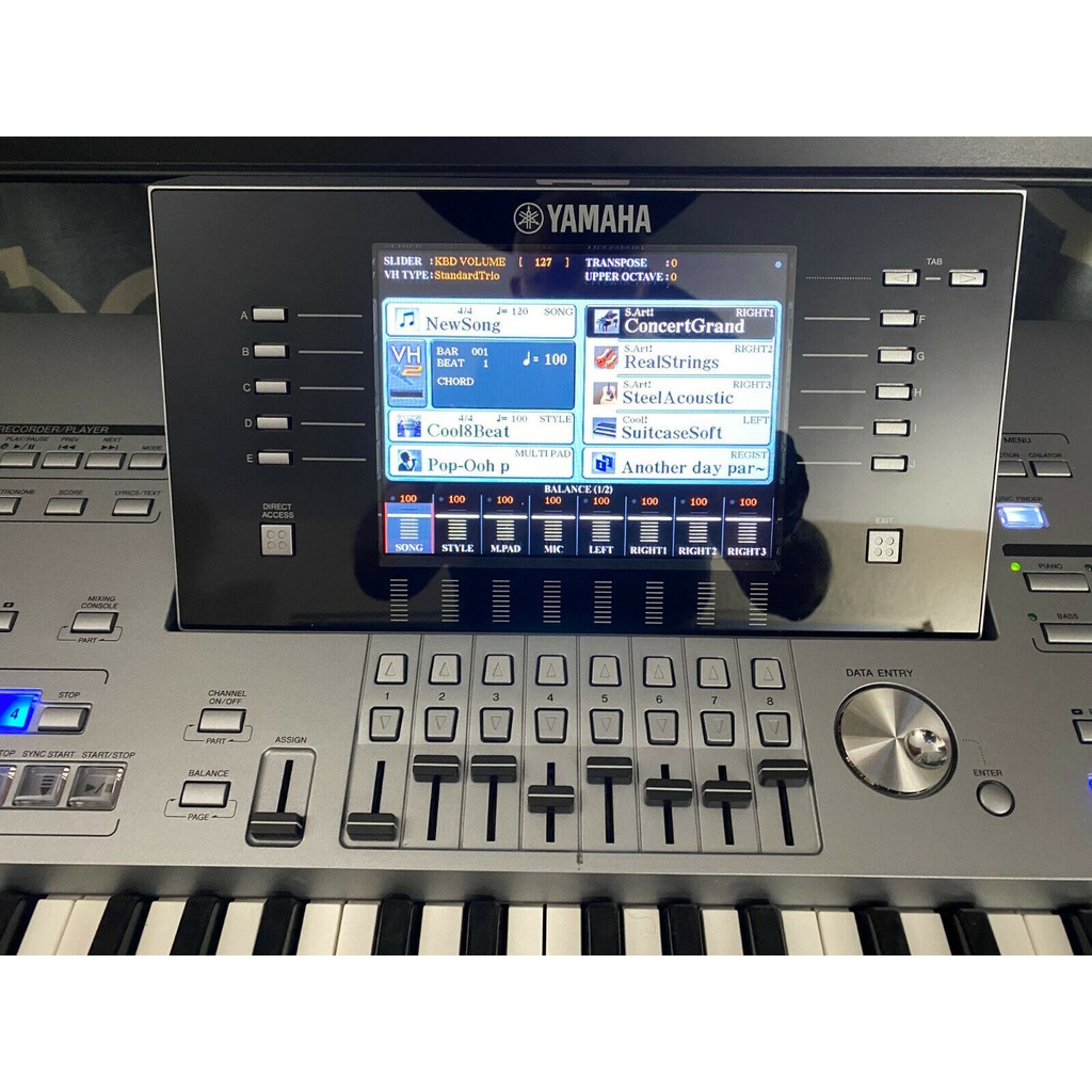 Teclado arranjador Yamaha Tyros576 com expansão de memória e sistema