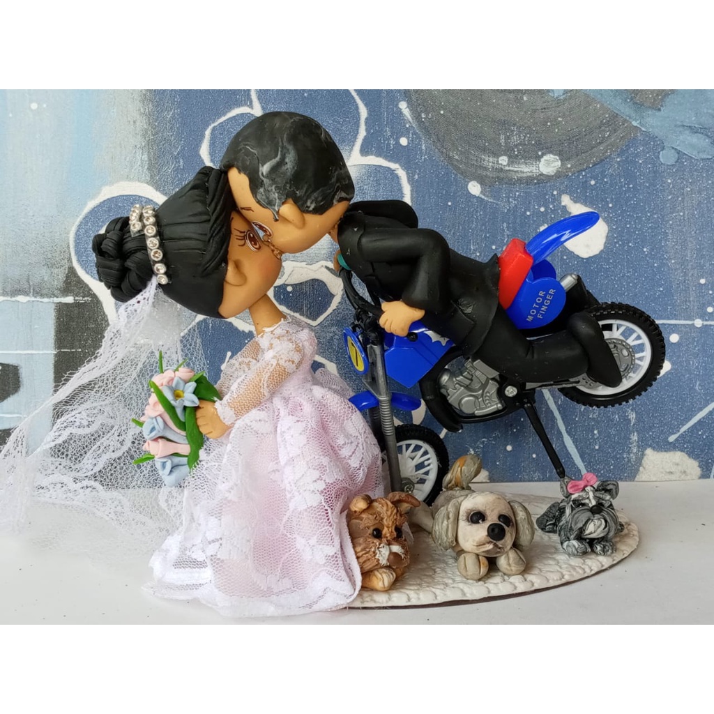 Topo de Bolo para Casamento Personalizado de Luxo em Biscuit com Noivo, Moto mais  Noiva com Pet's