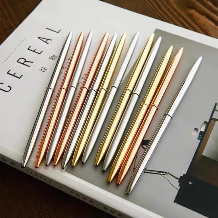 Caneta Esferográfica de 0,7mm / Metálica / Dourada / Prata / Escrita / Material Escolar / Escritório em Oferta na Shopee