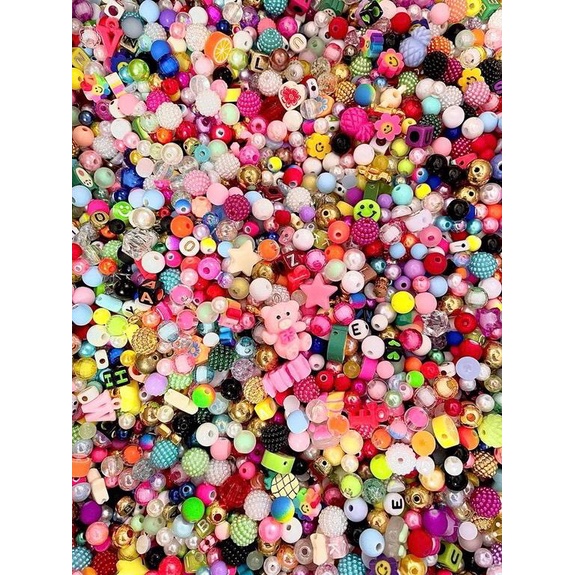 Mix De Miçangas, Pérolas, Entremeios, Pingente e Emborrachados - 50 Gramas em Oferta na Shopee