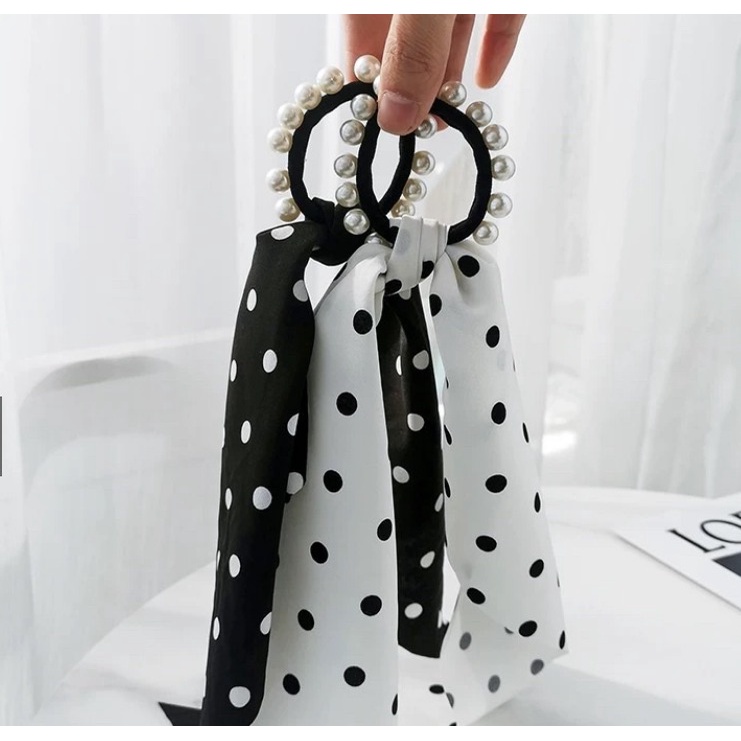 xuxinha de cabelo com lenço e perola