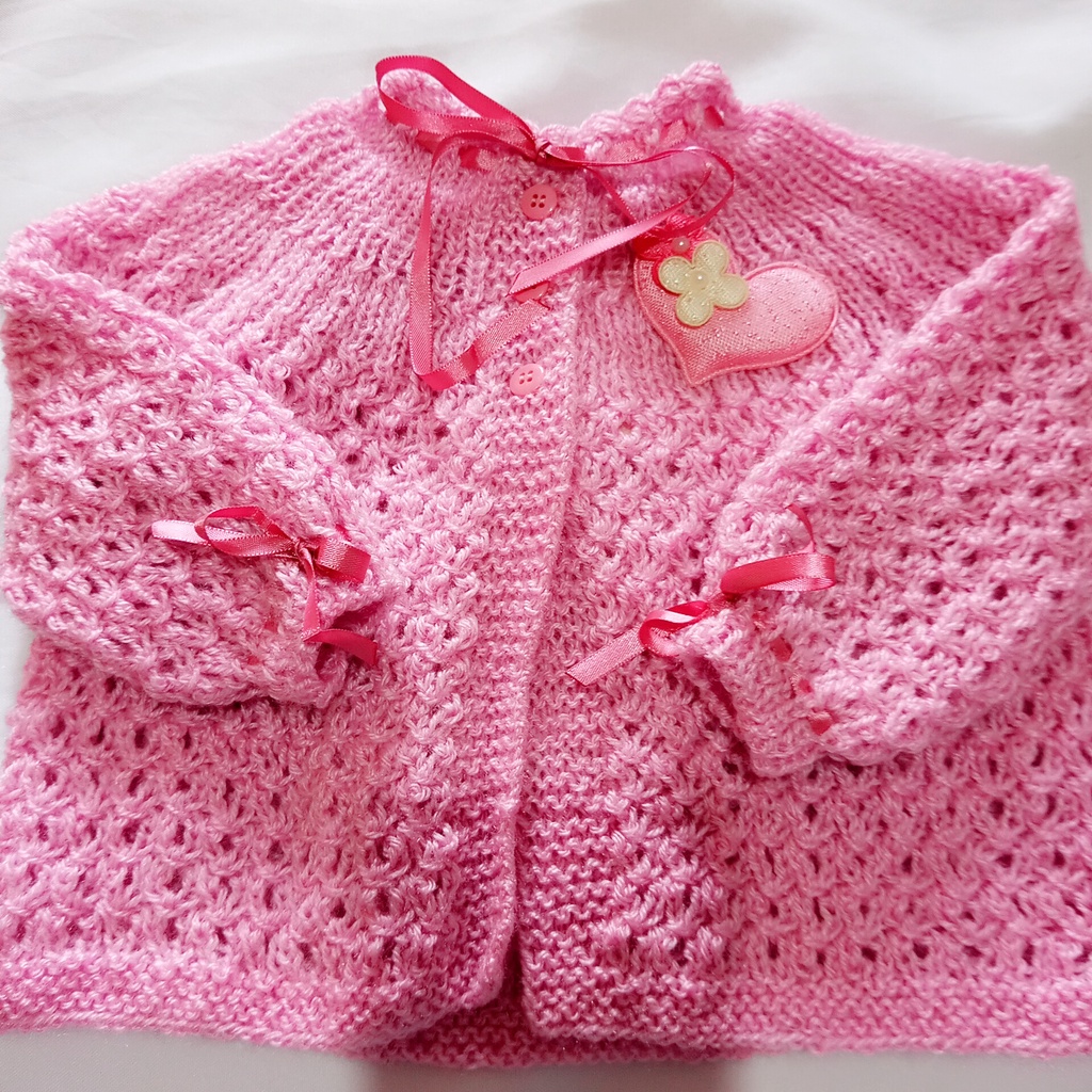 Casaquinho de croche para Bebês de 3 a 6 meses. Enxoval, maternidade, gestante.