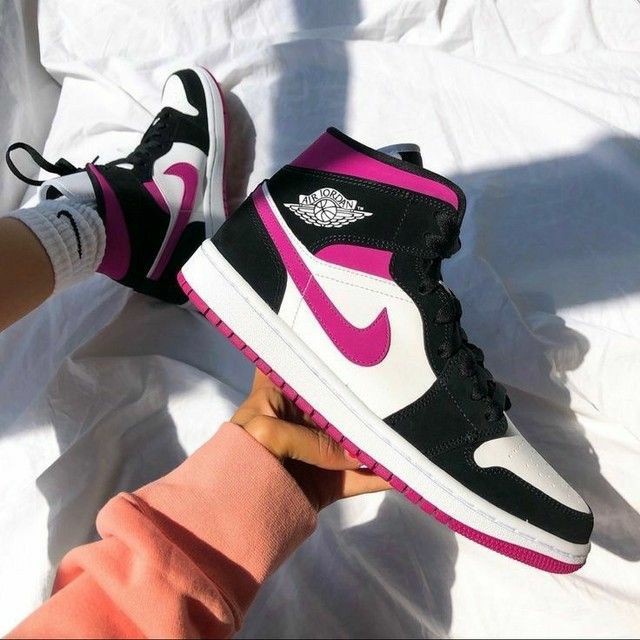 Tenis Masculino e Feminino Nk Air Jordan Preto Branco Pronta Entrega Black Friday Imperdivel