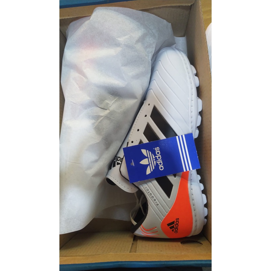 Adidas predator outlet 18.1 society