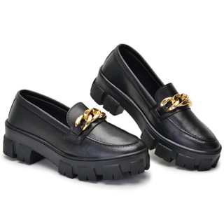Mocassim Feminino Tratorado Preto Com Correntiha Casual e Bico Redondo