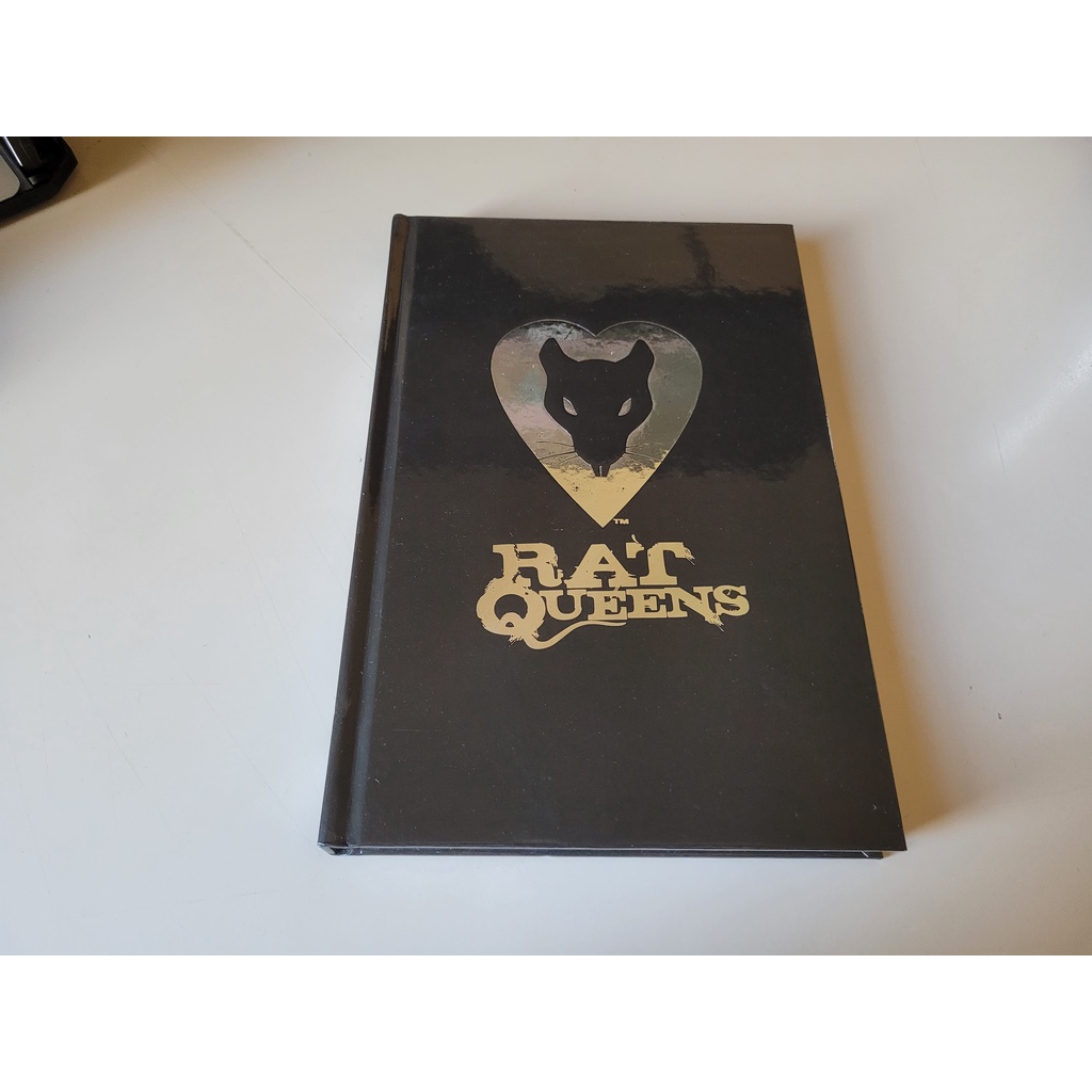 Rat Queens Deluxe Edition Volume 1 | Image Comics Capa Dura Inglês | Kurtis J. Wiebe e Stjepan Sejic