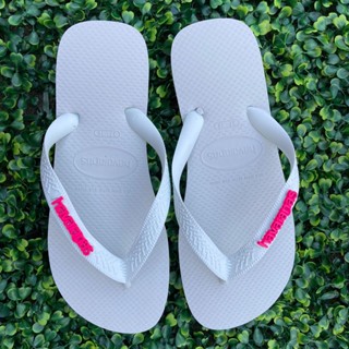 Havaianas Branca com pingente - par de placas rosas neon e Top Branco Original