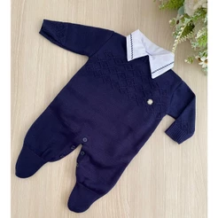 Macacão em tricot azul marinho + body bordado em algodão Charles 2 peças
