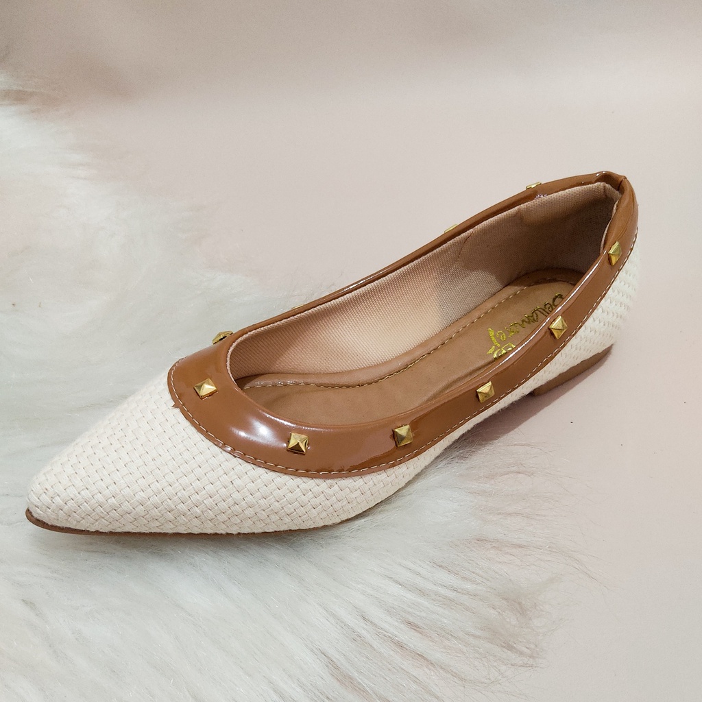Sapatilha feminina bico fino com Spike elegante casual
