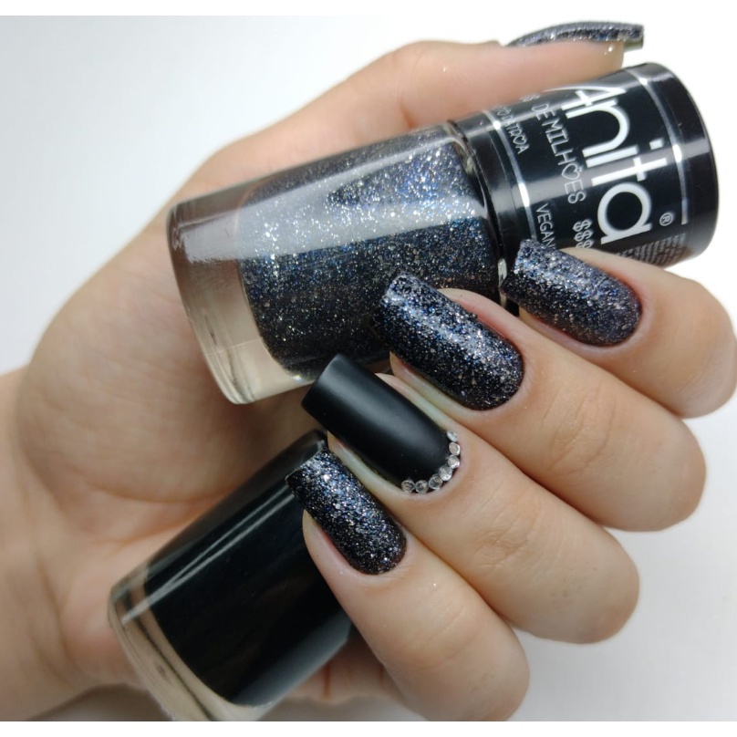 Anita Esmaltes - Preto Fosco + Glitter Tô Patroa