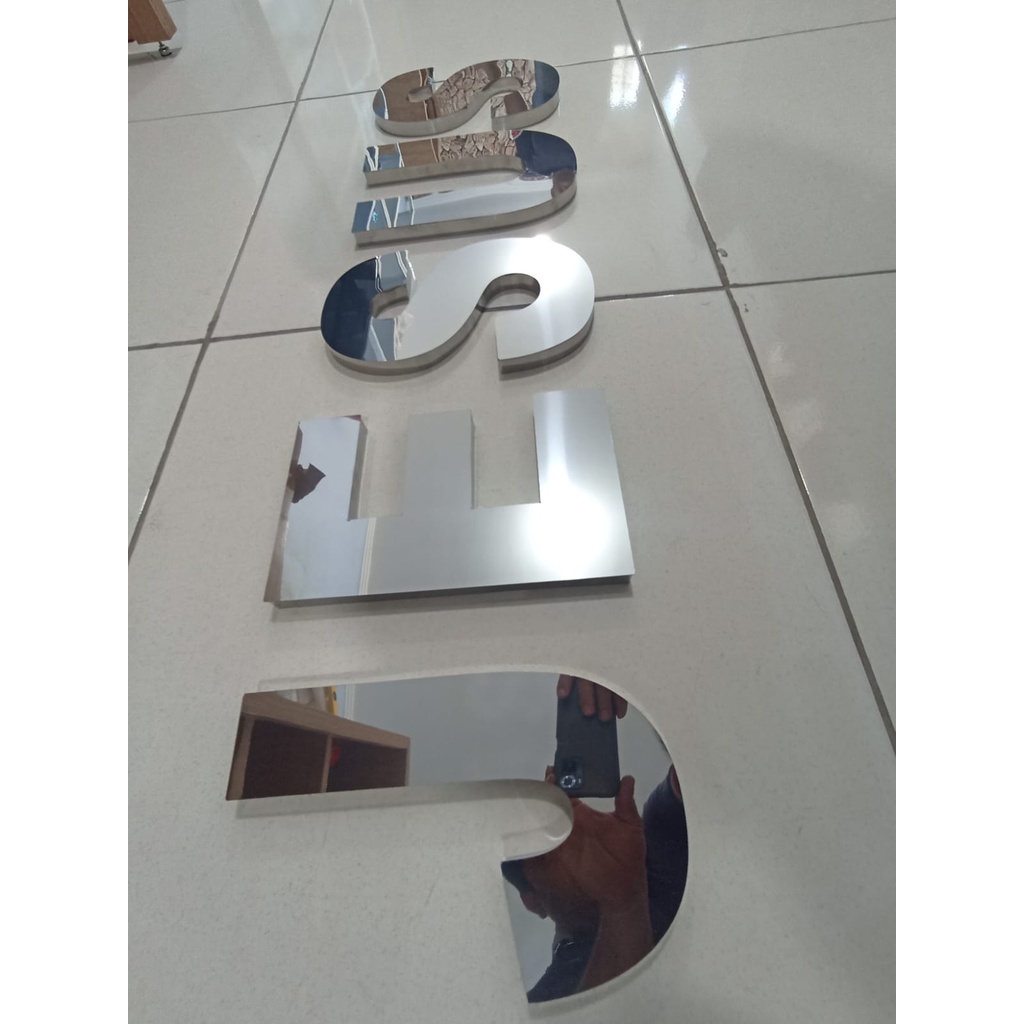LETRAS AÇO INOX JESUS 30 CM