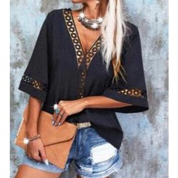 LUKABOUTIKE-BLUSA LISA COM DETALHES EM RENDA DECOTE EM V MANGA 3/4 COR PRETA TAMANHO G.