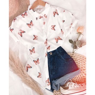 Blusa Feminina Camisa Manga Curta Estampa de Borboleta