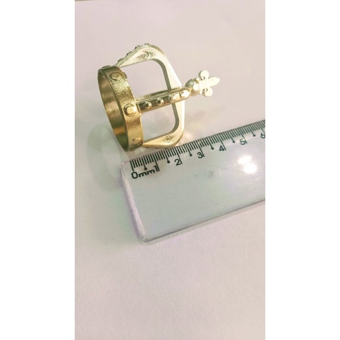 18 Mini Coroas Vazadas Metalizada Dourada em Oferta na Shopee