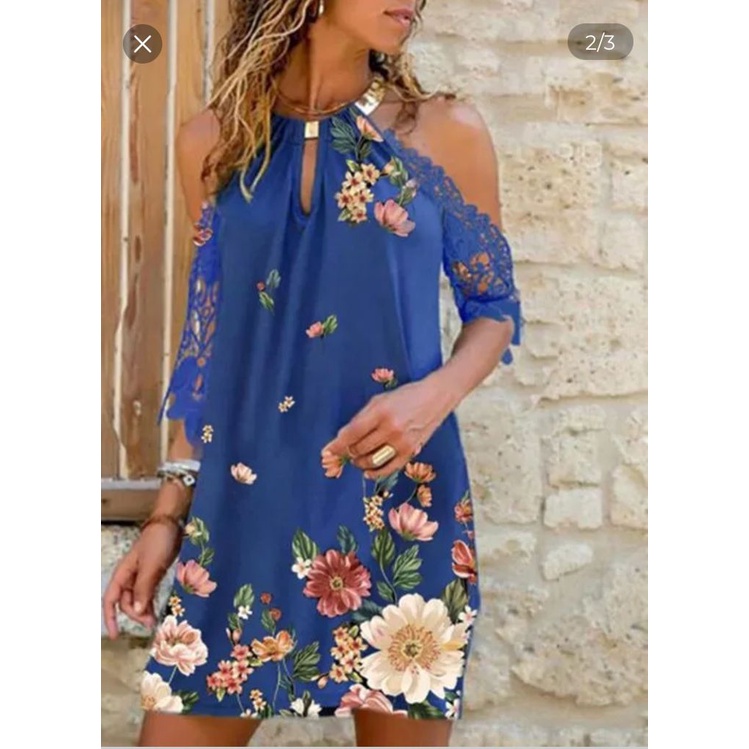 LUKABOUTIKE-VESTIDO CURTO ESTAMPA FLORAL GOLA ALTA DETALHE DA GOLA EM TECIDO.