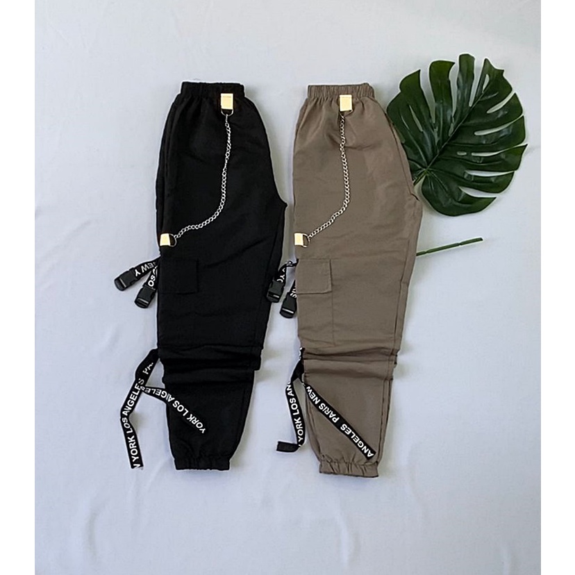 Calça Jogger Gringa com bolso e corrente - Preta ou Bege