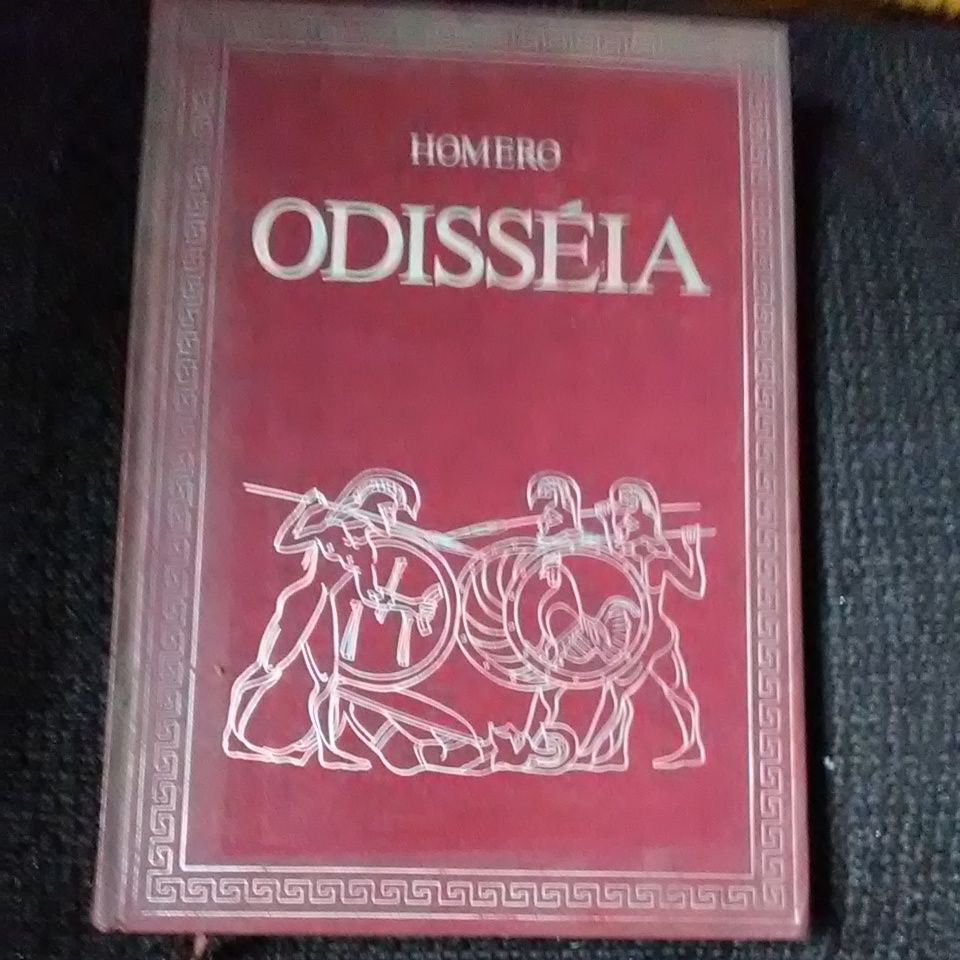 Livro - odissea autor homero capa dura capa em auto relevo/