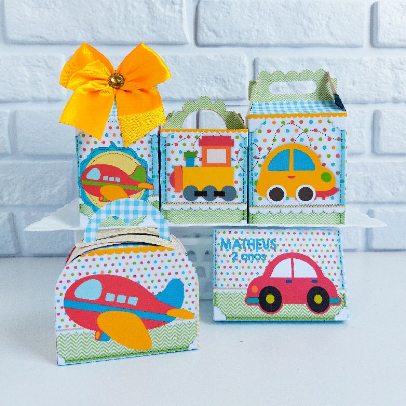 Lembrancinhas meio de transporte, personalizados meio de transporte, carrinho, caminhão, trem, avião.