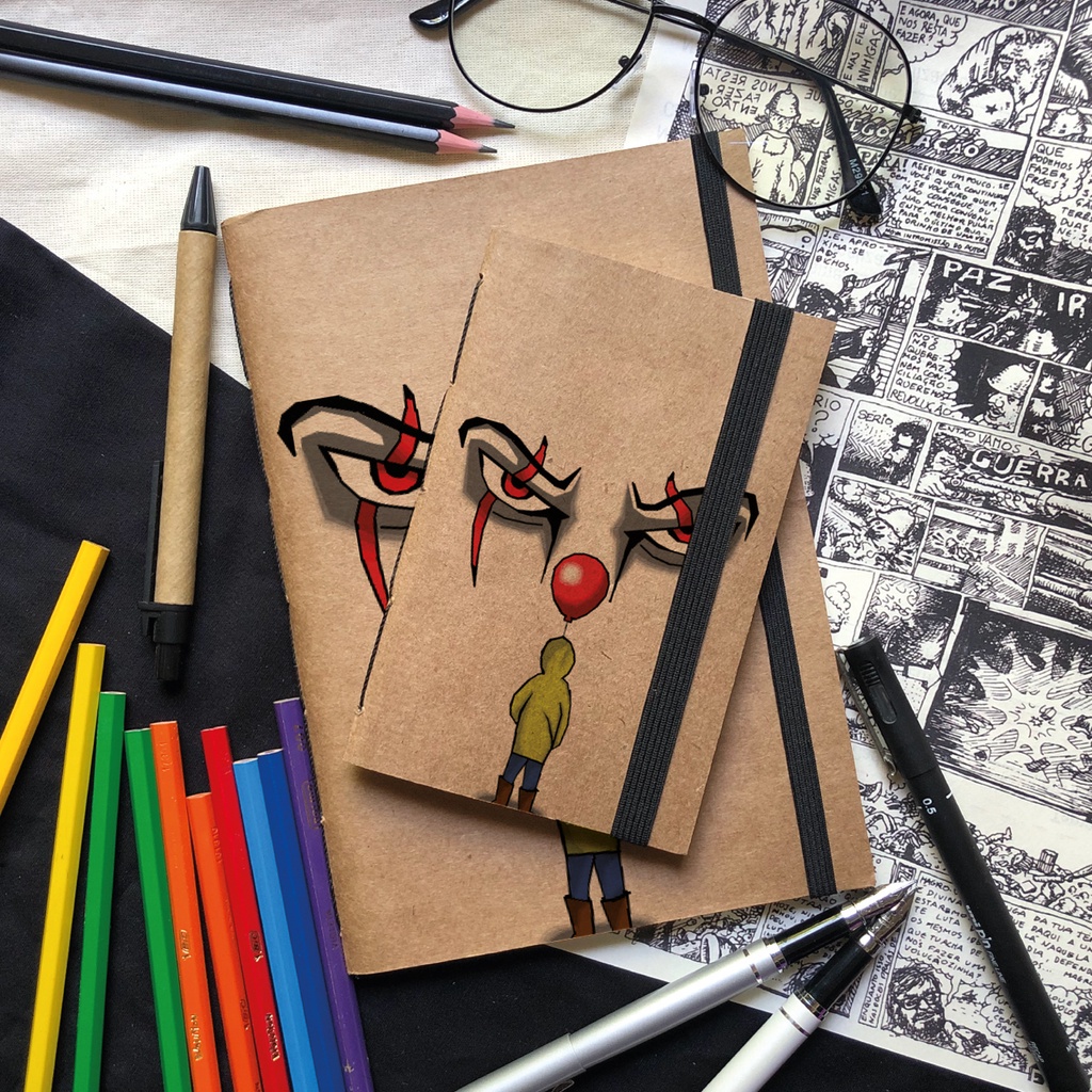 Sketchbook, PennyWise It a Coisa, capa kraft, ideal para anotações e desenhos.