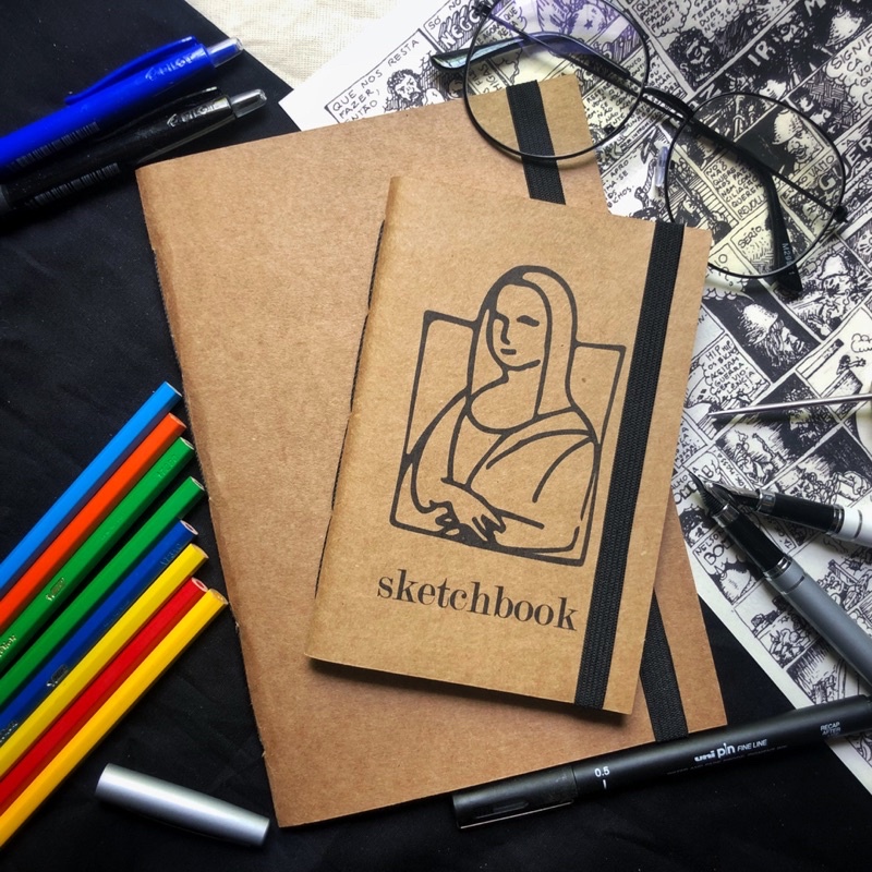 Caderno/ sketchbook Monalisa para desenhos criativos, caderneta de anotações e como presente de aniversário ou natal.