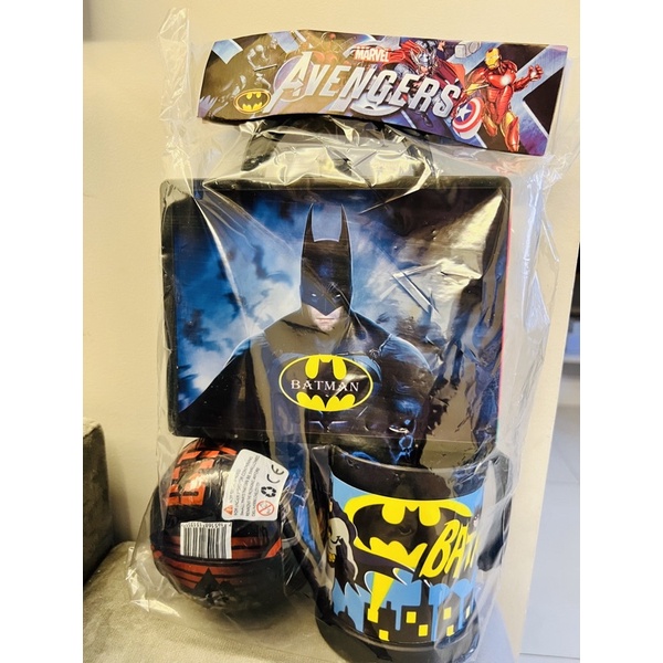 Kit Maleta Batman  + Caneca + Bola Surpresa