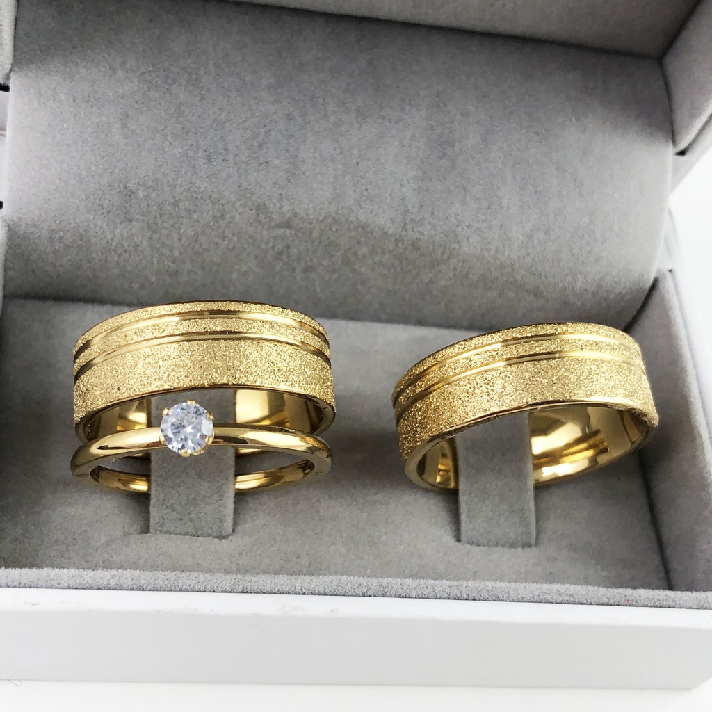 Par Alianças de Noivado Casamento 8mm Diamantada Aço Inox Banhado