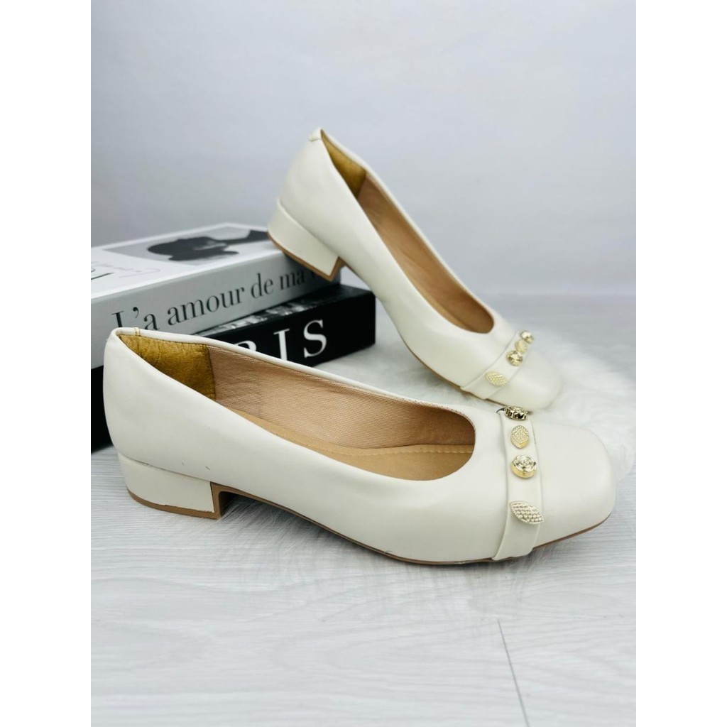 Sapatilha Feminina Bico Quadrado Com Salto Confortável Tendencia Inverno 2024 Com Enfeite de Metal