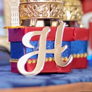 10 Aplique Inicial Letra Acrílico Espelhado Dourado TODAS MESMA LETRA em Oferta na Shopee