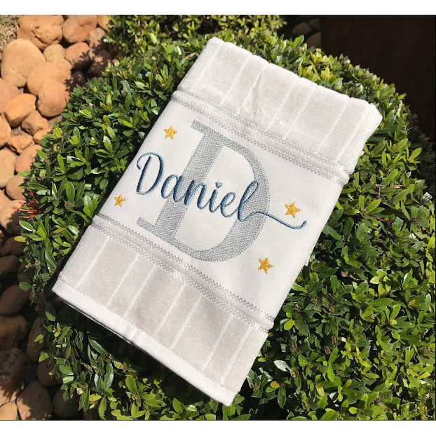 Toalha de Rosto Bordada Com Nome Lettering em Oferta na Shopee