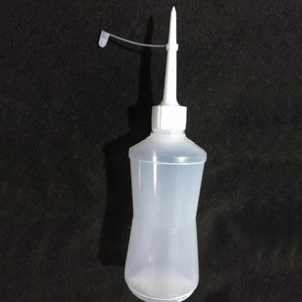 Almotolia Plástica 300 Ml- Bico Curvo