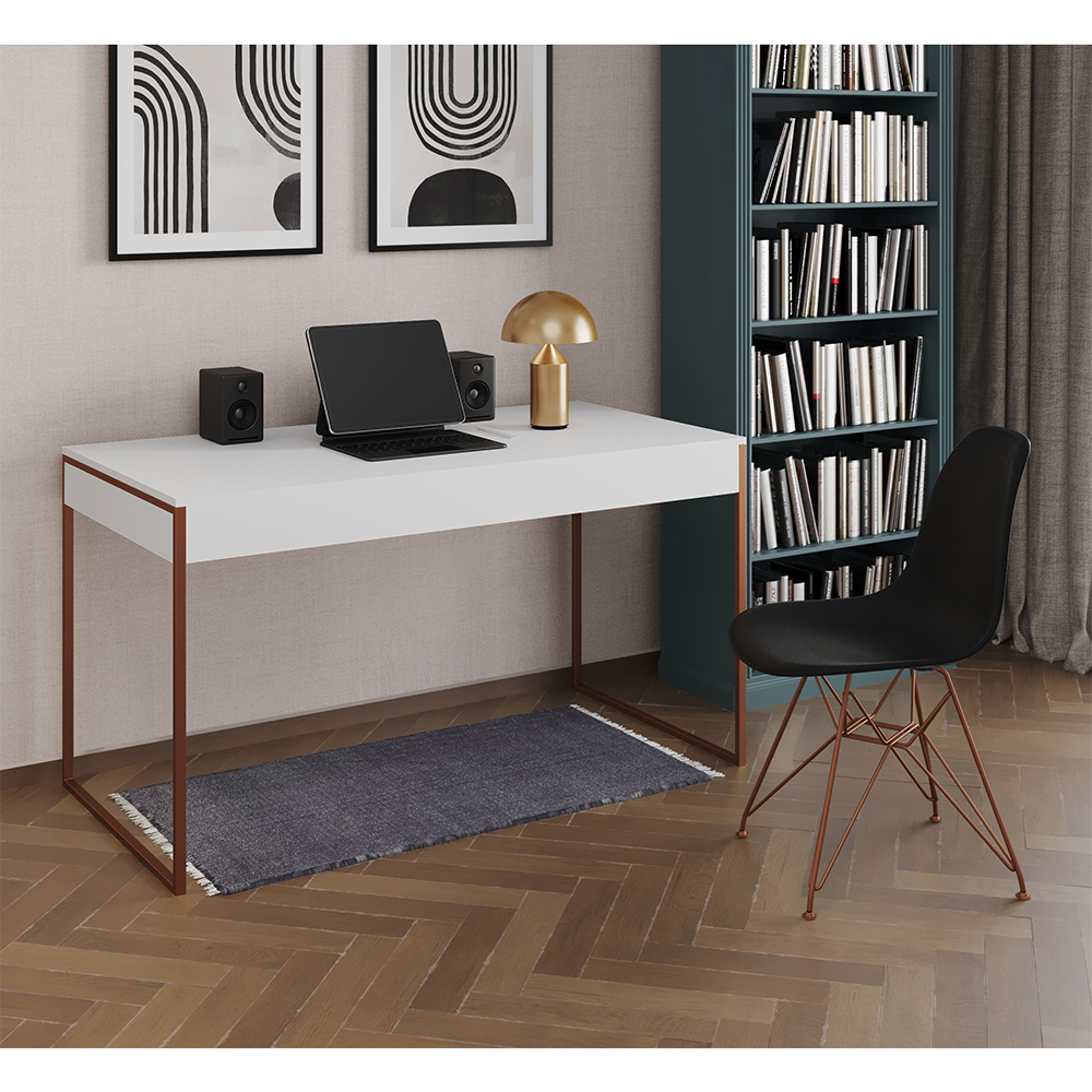 Escrivaninha Industrial Escritório Branca 137x53cm Malta Com 1 Cadeira Eames Eiffel Preta Base Cobre