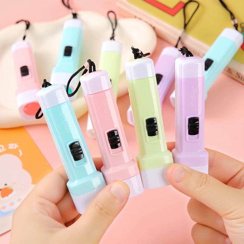 12  Unidades Mini Lanterna Led Tática Portátil Para Uso Ao Ar Livre Trilha Camping Lazer, Lampiao De Pilha