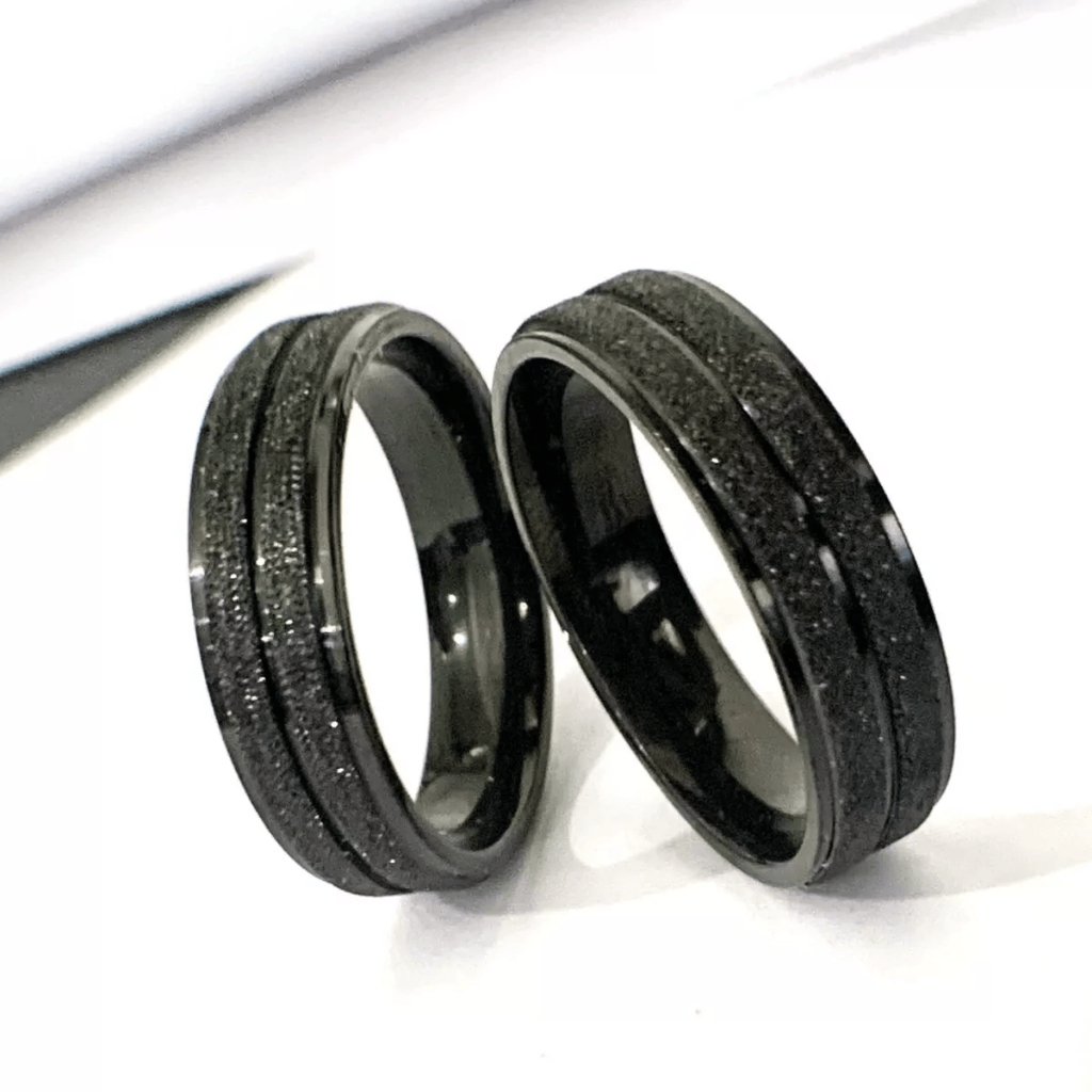 Par De Aliança Preta Namoro Compromisso Diamantada Aço Inoxidavel 6mm — imagem 2 de 2