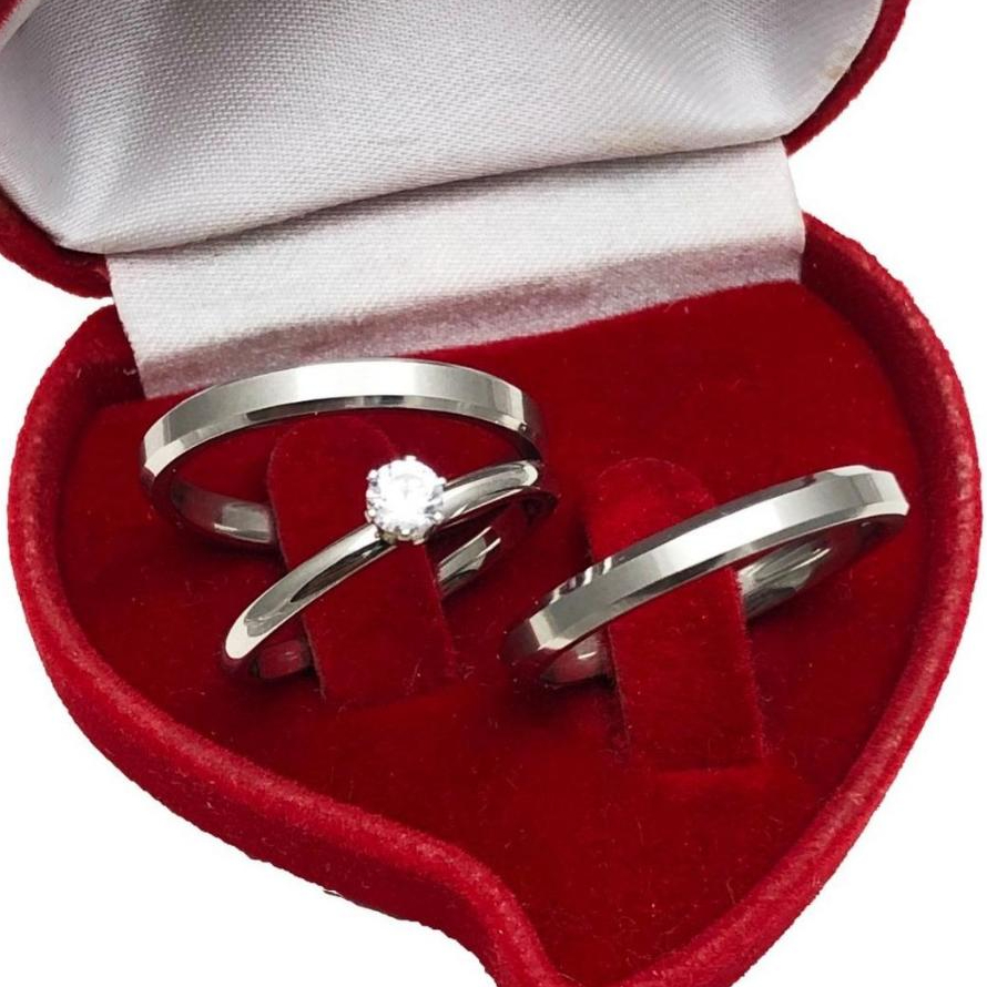 Par de Aliança Fina Chanfrada 3mm Com Solitário Namoro Compromisso Prata Aço Inoxidavel — imagem 2 de 2