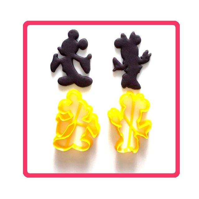 Cortador Silhueta Mickey E Minnie - 5Cm em Oferta na Shopee