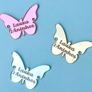 Kit Tag 50 Apliques de Borboleta 2cm em Acrílico com Nome Personalizado Crochê, Lembrancinha, Chaveiro Trico