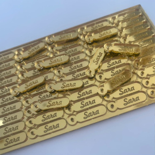 50,100, 150 ou 200 Tags PLAQUINHA 4X1 nome personalizavel 4cm acrilico dourado em Oferta na Shopee