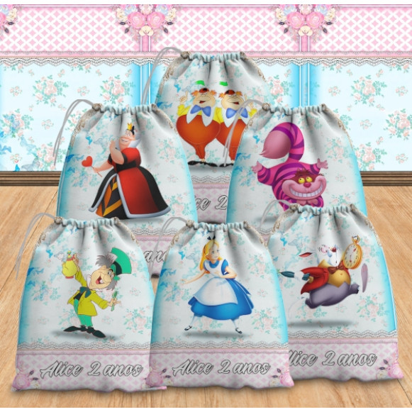 30 Sacolinhas Surpresa Personalizada Tecido Alice no País das Maravilhas Sortidos (15x20)